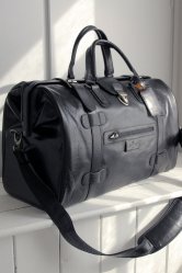 Stylish Gladstone Bag.
